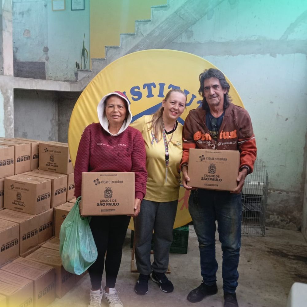Entrega de cestas básicas